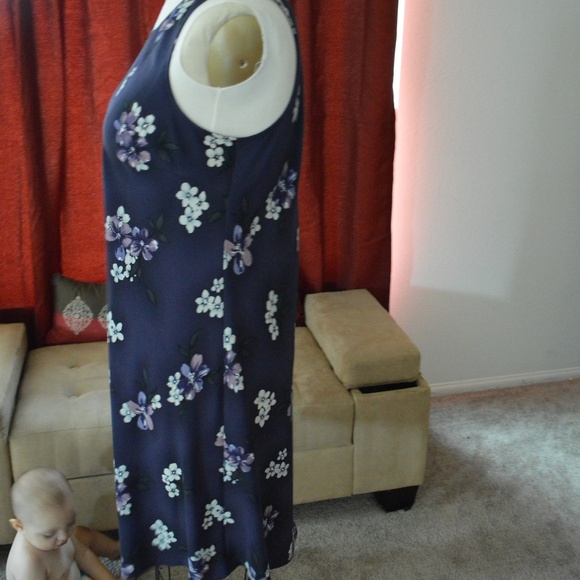 Lady's sundress - Plum crepe fabric & flowers - Picture 4 of 5